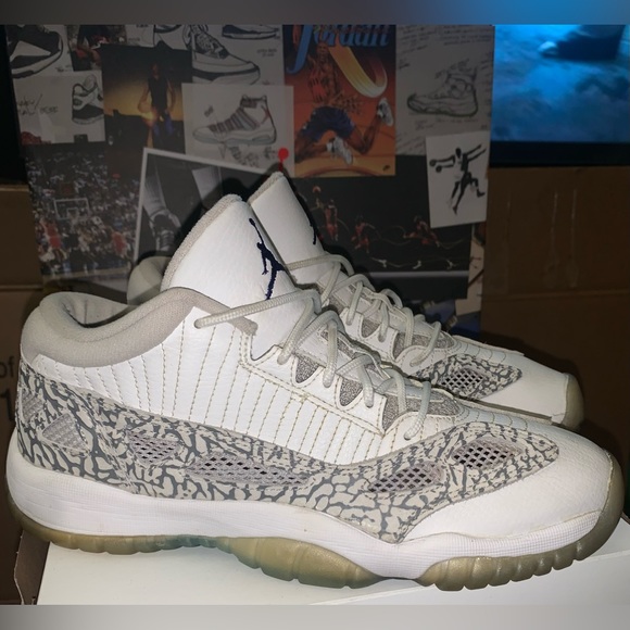 Jordan 11 Retro IE Cobait (2015) (GS) - Picture 1 of 6